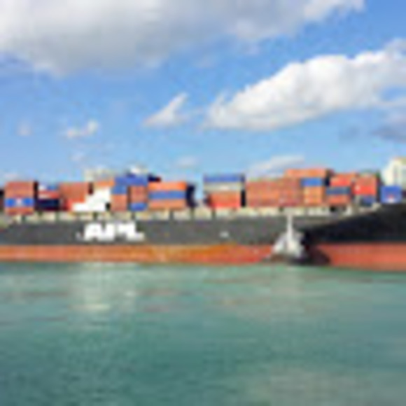 Meet your Posher, Lazaro - Picture 1 of 1